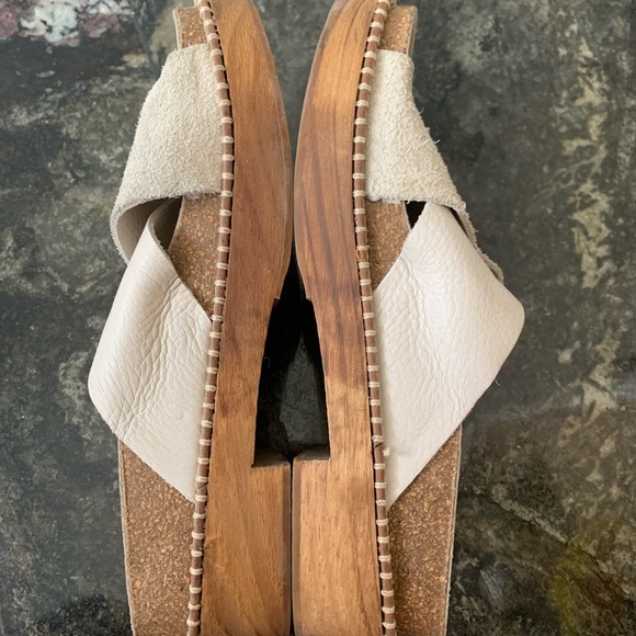 ❌SOLD❌Free people wooden sandal - Picture 3 of 5